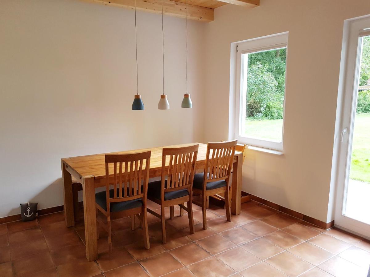 Ferienhaus An Der Nordsee - Familienfreundlich, Gut Ausgestattet & Viel Platz Butjadingen Exterior foto